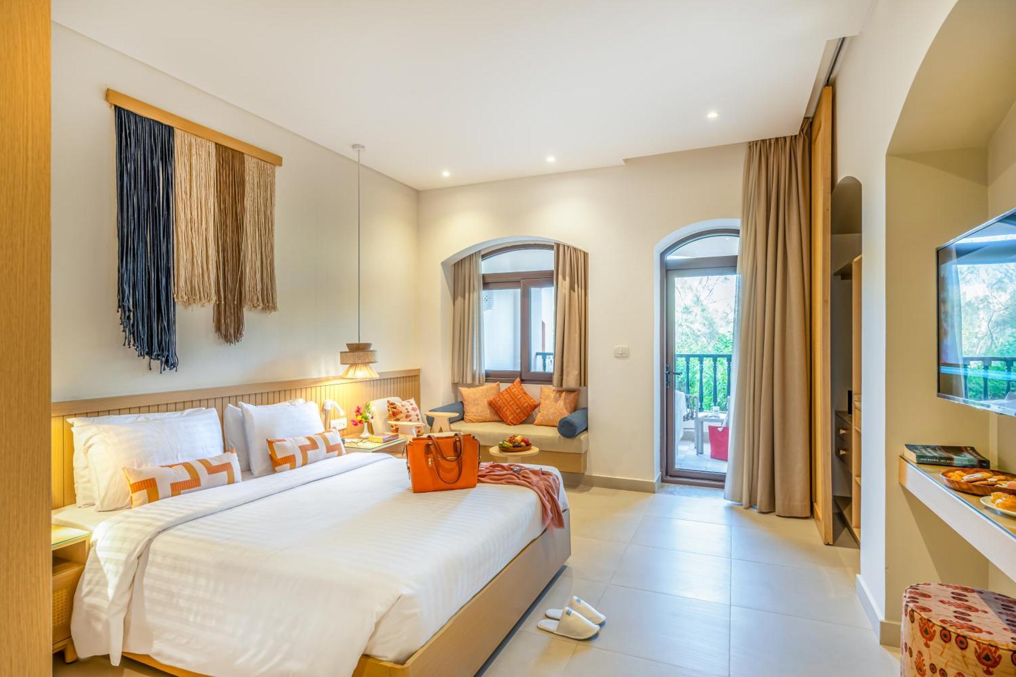 Superior Room,1651166874:JPEG